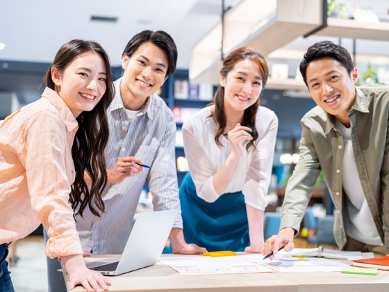 学会、展示会など空間を創造する【デザイナー】◆年間休日125日