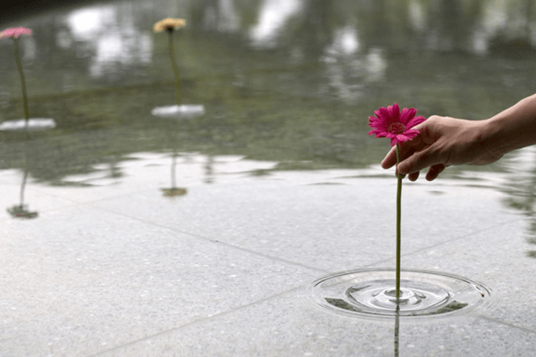 Floating Vase RIPPLE