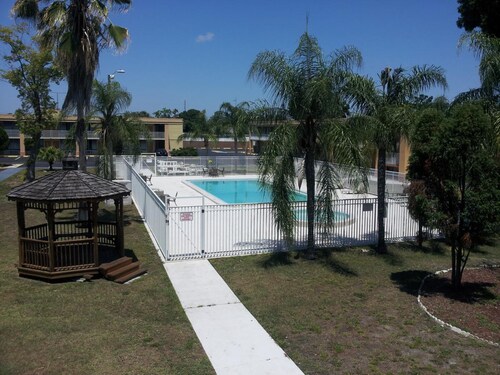 Quality Inn Saint Petersburg North-Tampa Bay