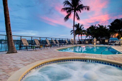 Hutchinson Island Hotel