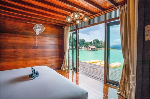 500 Rai Khao Sok Floating Resort