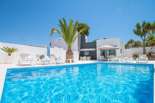 Villa Rondo in Benissa-Moraira for 12 people, 2 pools, near golf course, barbecue 