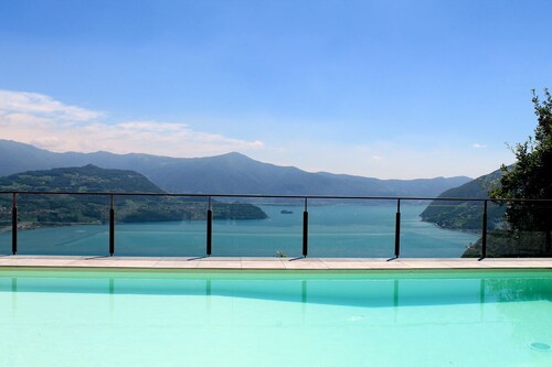 Appartement sur le lac d'Iseo 4/6 personnes avec piscine Vue lac