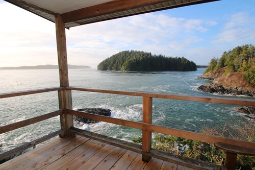 Duffin Cove Oceanfront Lodging