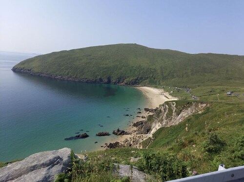 “Achill Island Escape” Beach Cottage with Seaviews in Keel Achill Island.