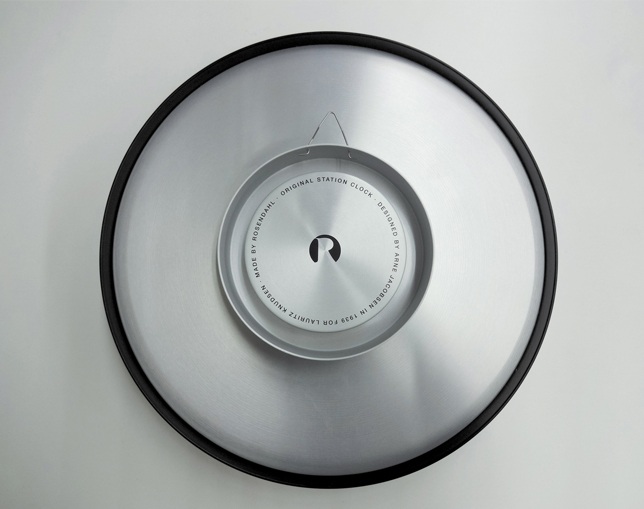 ローゼンダール(ROSENDAHL) ARNE JACOBSEN Wall Clock Stationの写真