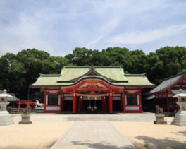 三が日で約30万人の参拝客を迎える歴史ある神社