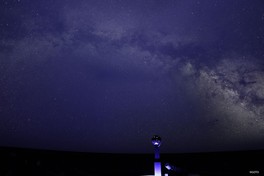 プラネタリウム内　天の川と投映機