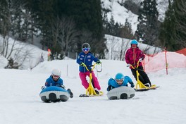 ゲレンデは関田山脈の東部に広がる