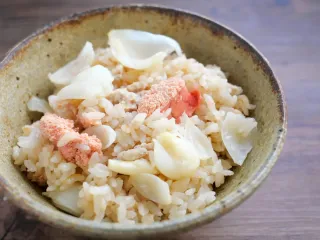 ＜きょうの一品＞ユリ根とタラコと鶏ひき肉の炊き込みご飯