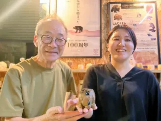 北海道・木彫り熊と輪島塗・蒔絵コラボ　八雲の小熊さん制作、石川の大森さん加飾