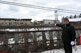 線路う回、高齢者は困難　津波避難、東室蘭―鷲別を歩く　1.4キロ踏切なし／「横断可能」で時間短縮