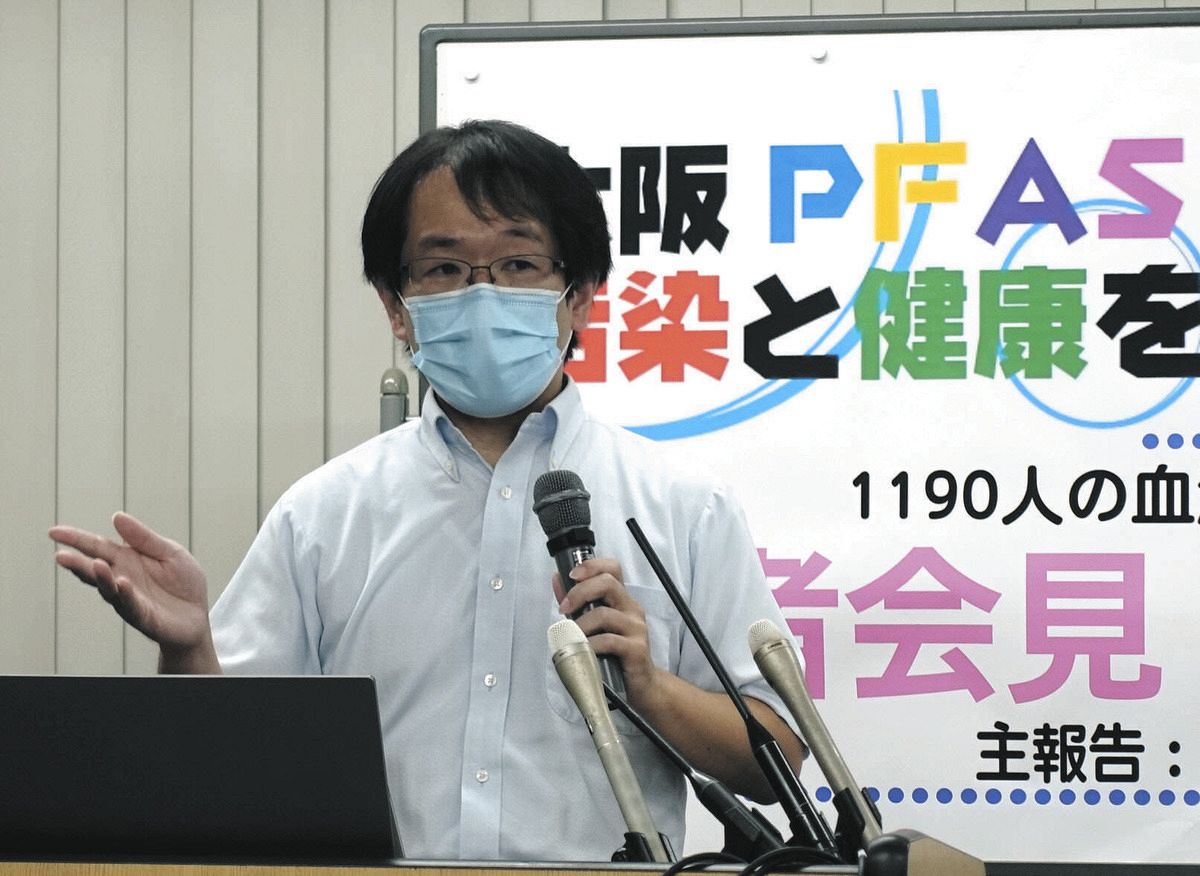 記者会見する京都大の原田浩二准教授