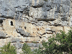 Forteresse dans la falaise