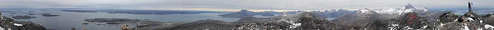 Panorama dari gunung Ukkusissaq