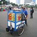 Vendeur ambulant de rujak sur Jalan Thamrin en 2009