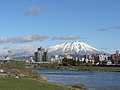 Sopka Iwate čnící nad městem Morioka