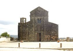 Ilesia de Santa María d'o Reino, d'estilo romanico, d'o sieglo XII