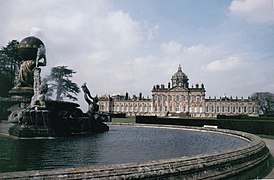 Bassin et fontaine d'Atlas (1850) et façade sud