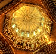 Tour-lanterne de la Cathédrale de Coutances (1180-1270).