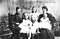 Ernst II. (Sachsen-Altenburg) (1871-1955) ∞ Adelheid von Schaumburg-Lippe (1875-1971); Kinder: Charlotte Agnes (1899-1989), Georg Moritz (1900-1991), Elisabeth Carola Viktoire (1903-1991), Friedrich Ernst (1905-1985)