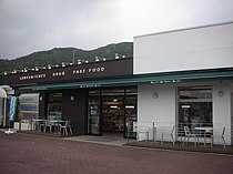 （旧）Re SPOT 佐波川SA店（山口県防府市） NEXCOとの契約終了に伴い、現在はセブンイレブンにリブランド済。