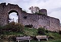 Südwestseite der Ringmauer mit jüngerem Torbereich (2008)