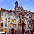 Asamhaus (links) und Asamkirche (Mitte rechts) in der Sendlinger Straße