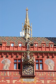 Détail de la façade de l'hôtel de ville de Bâle érigé entre 1504 et 1514 en trois parties successives.