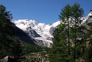 Bellavista (3 922 m) (vasemmalla).