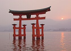 厳島神社、大鳥居