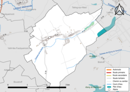 Carte en couleur présentant le réseau hydrographique de la commune