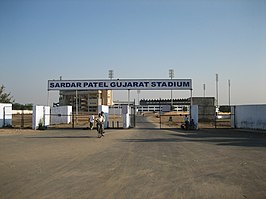 De toegangspoort tot het stadion (voormalige situatie)