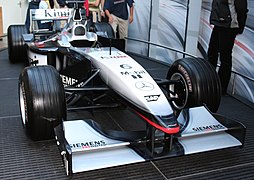 McLaren MP4/16 (2001)