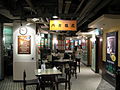 Kedai Starbucks di Hong Kong dengan desain retro Bing Sutt