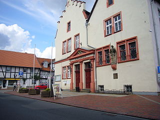 Das Rathaus Oebisfelde mit dem Roland