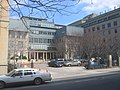 221 Longwood Avenue, formerly the Boston Lying-In Hospital building, part of Brigham and Women's Hospital but separate from the main building at 15–75 Francis Street; view from Longwood Avenue