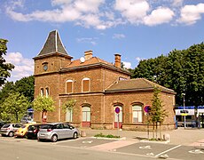 La gare de Rosheim construite en grès rose.