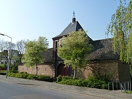 Het poortgebouw in 2011