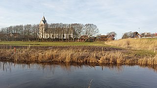 Lidt syd for byen løber Brøns Å