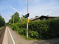 Haltepunkt Hörstmar, mit altem Bahnhofsgebäude im Hintergrund