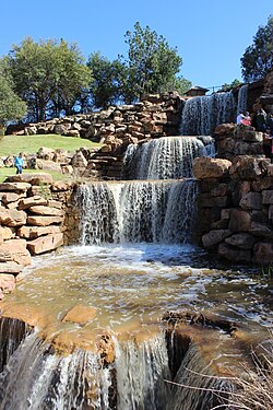 威奇托河（英语：Wichita River）的著名瀑布景點