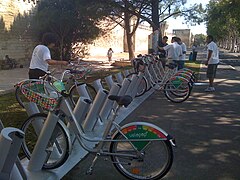 Une station Vélopop' à Avignon.