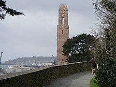 Le monument américain sur le cours Dajot (reconstruit à l'identique après guerre).