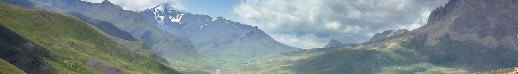 Landschap van de Khinalug vallei in Azerbeidzjan