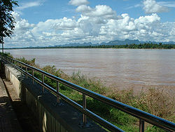 Mekong River in Nakhon Phanom Province, opposite خاموان صوبہ of لاؤس