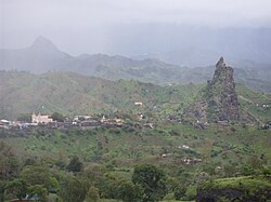 Il villaggio di Pico nell'interno dell'isola