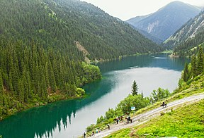 Blick auf den Unteren Kolsai-See