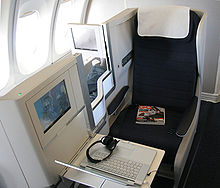 Ággyá alakítható business ülés, Club World, Boeing 747–400, felső szint