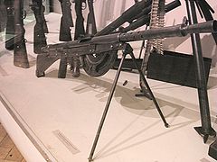 Chauchat (Šouša) ili Mle 1915 CSRG, Francuska. 1915. g. 8mm Lebel